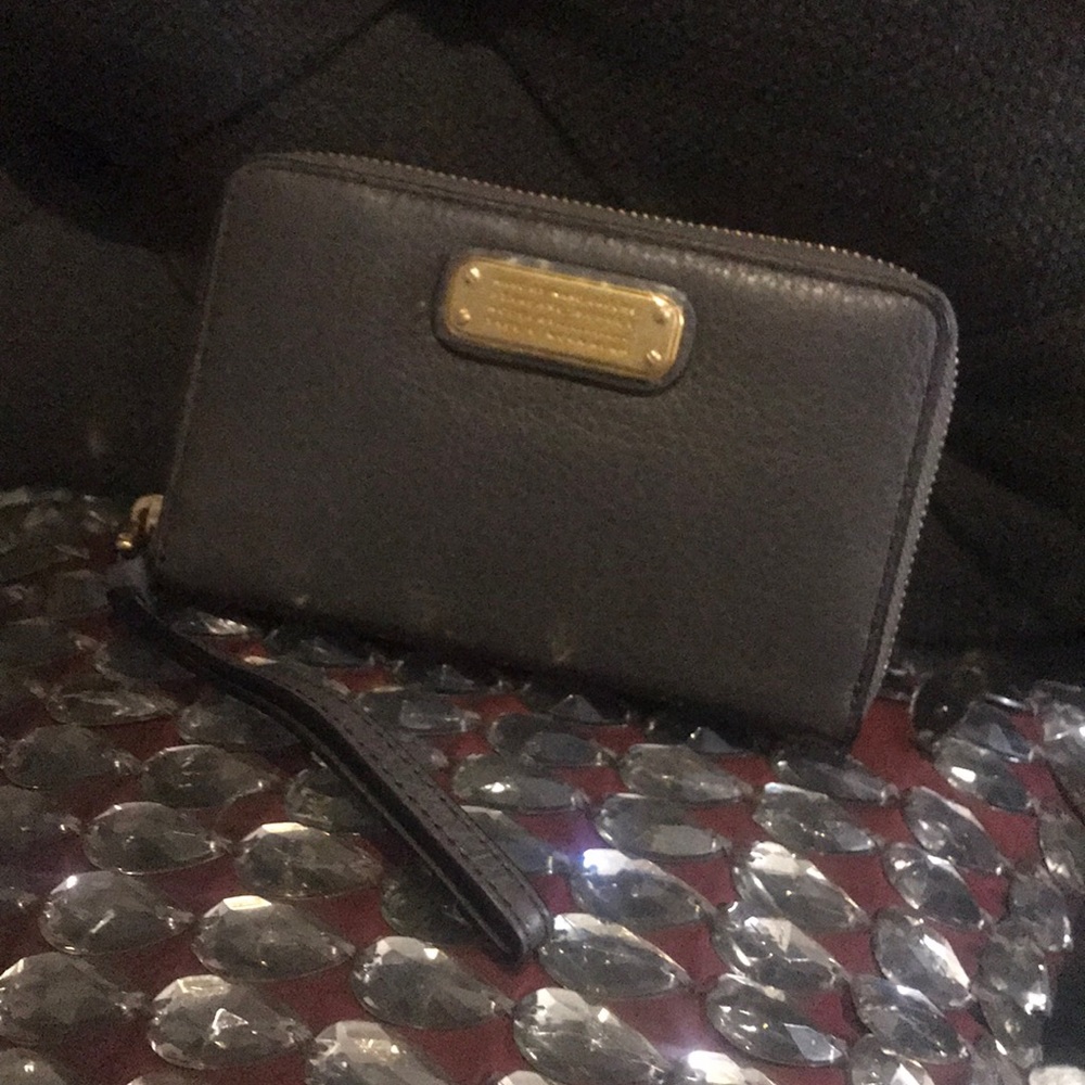Marc Jacobs pewter grey cellphone wallet